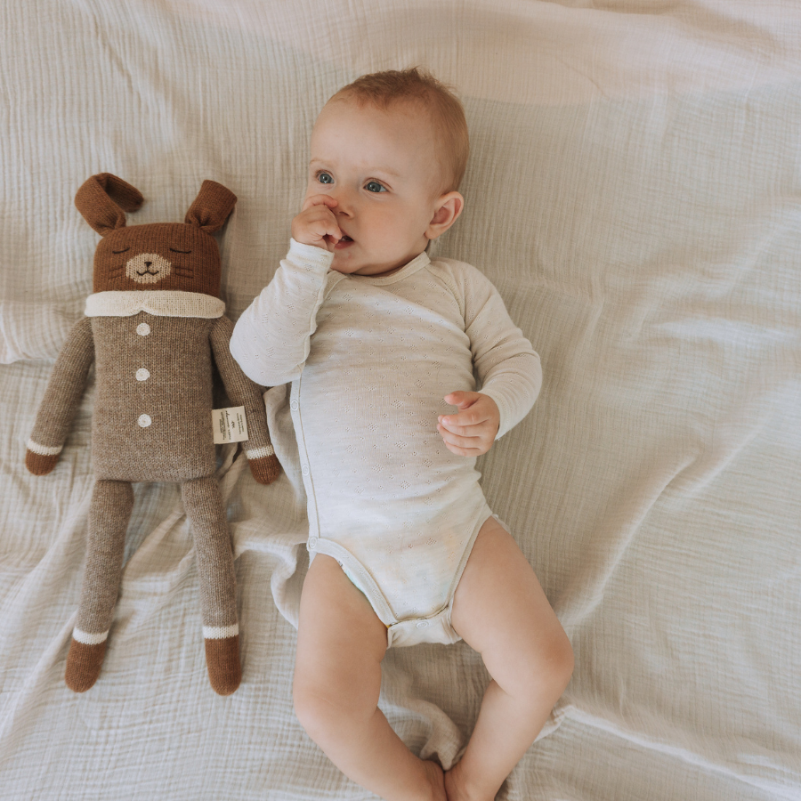 Babybekleidung aus Wolle-Seide - jetzt bestellen bei SYNCSON! Schnelle Lieferung ✔️ ab 49€ kostenloser Versand  ✔️30 Tage Rückgaberecht