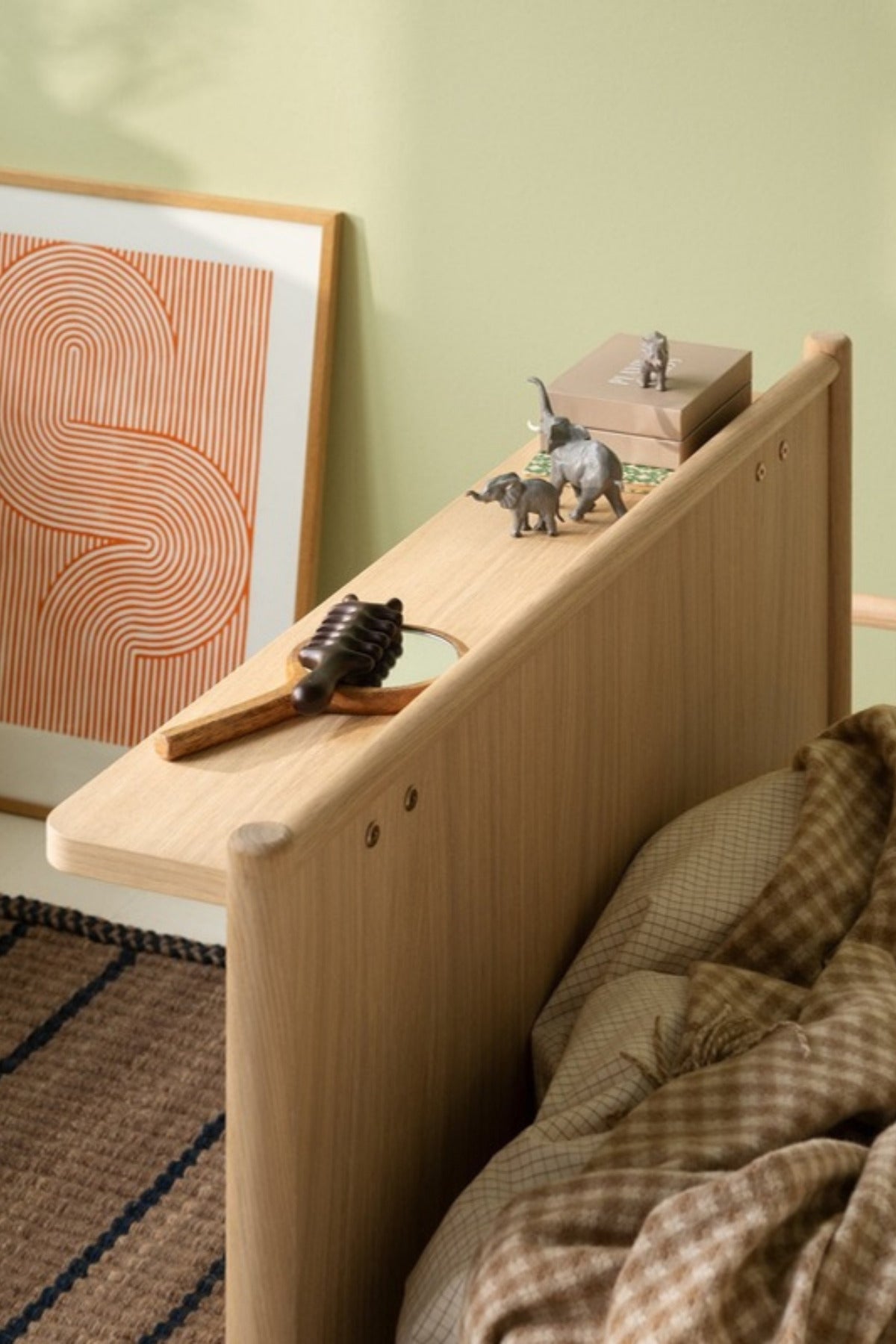 Oliver Furniture Novel Ablage am Bett