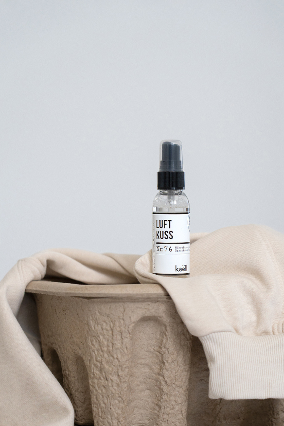 "LUFTKUSS" - Mikrobiologischer Geruchsentferner