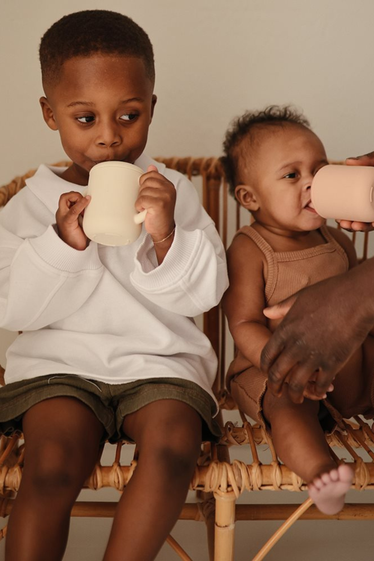 Becher mit Strohhalm | verschiedene Farben