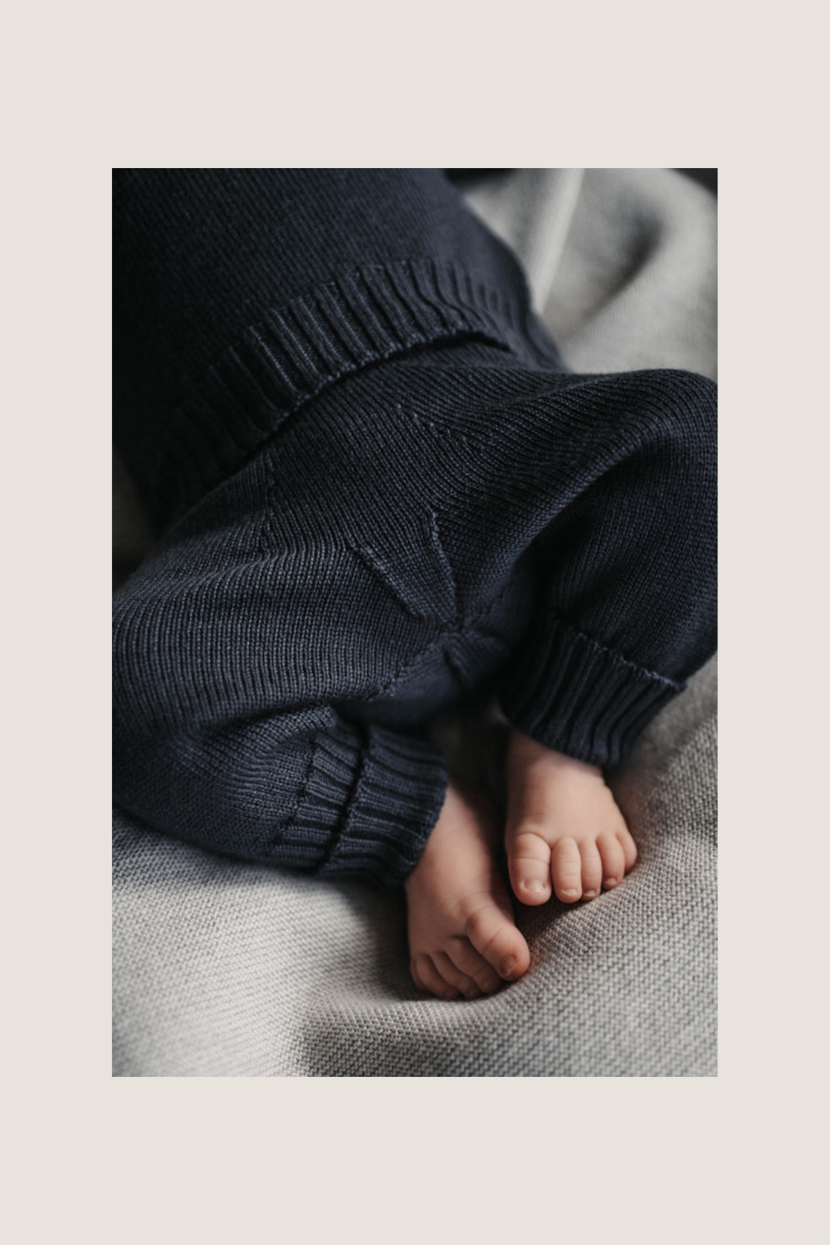 Baby Strickset aus Merinowolle – Pullover & Strickhose in Navy