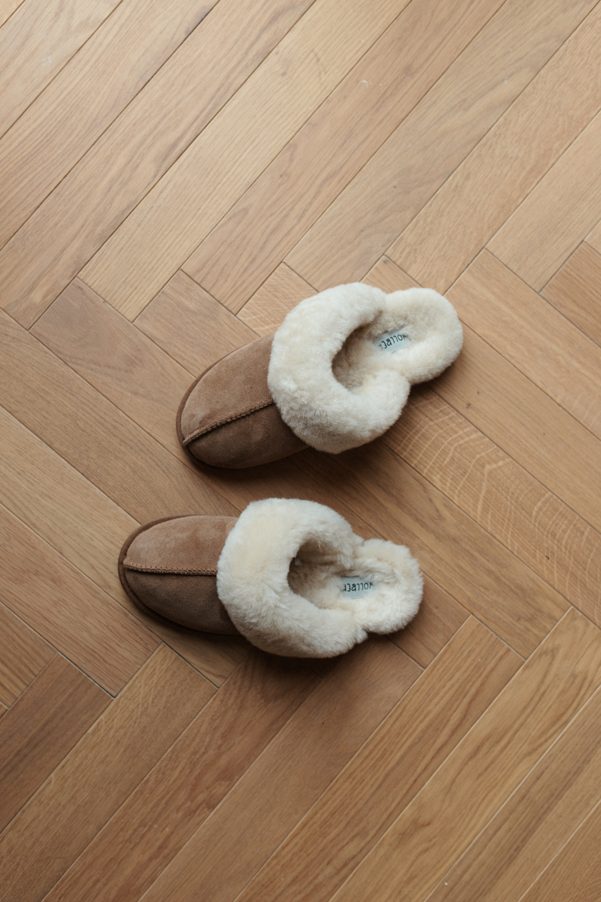 Mom Lammfell Pantoffel "Nuna" | Cognac