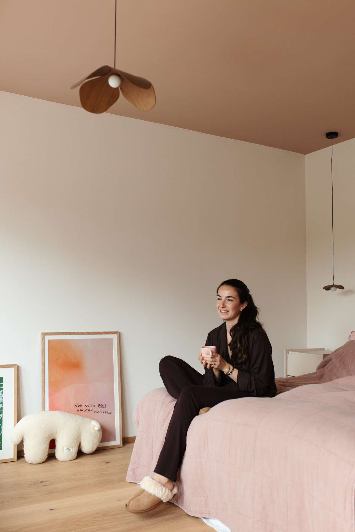 Mom Lammfell Pantoffel "Nuna" | Cognac