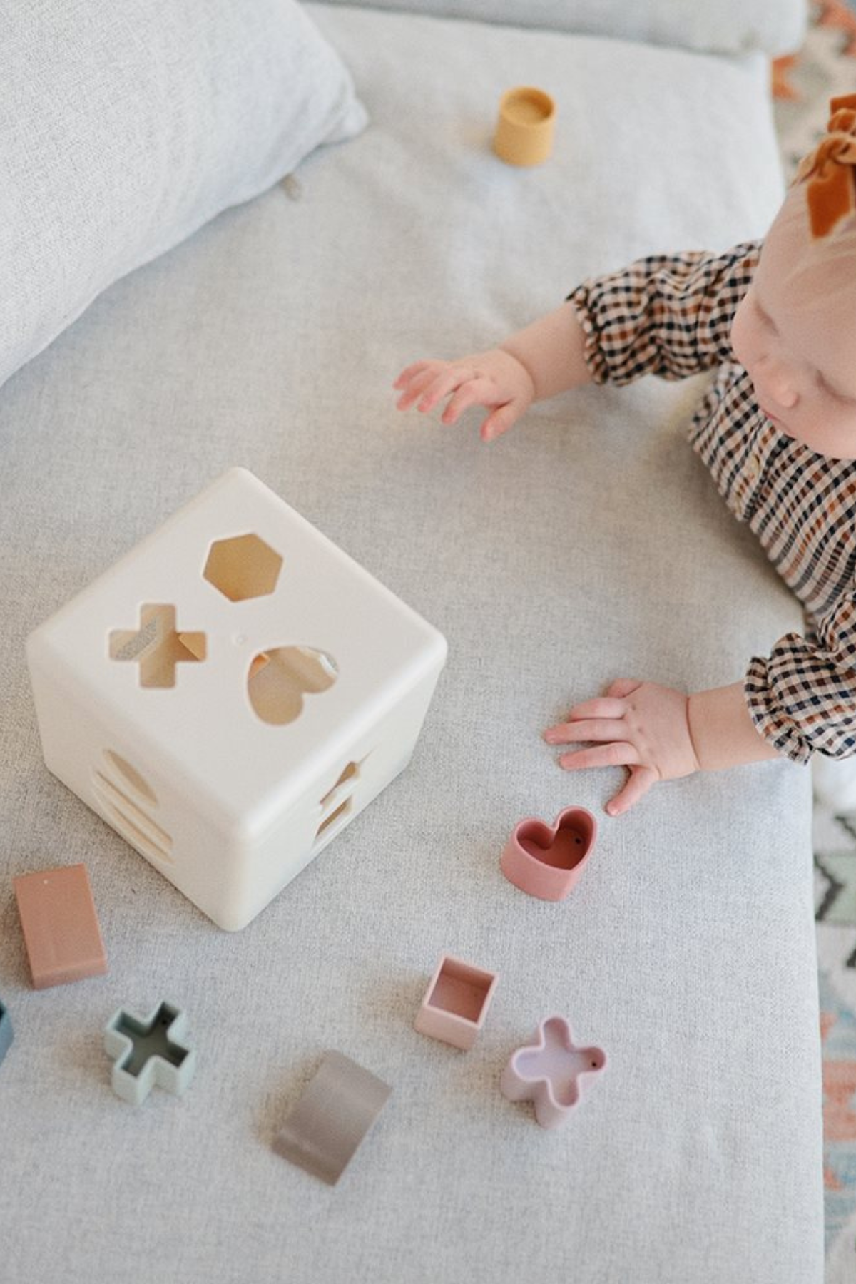 Babyspielzeug: Formsortierbox "Shape Sorting Box"