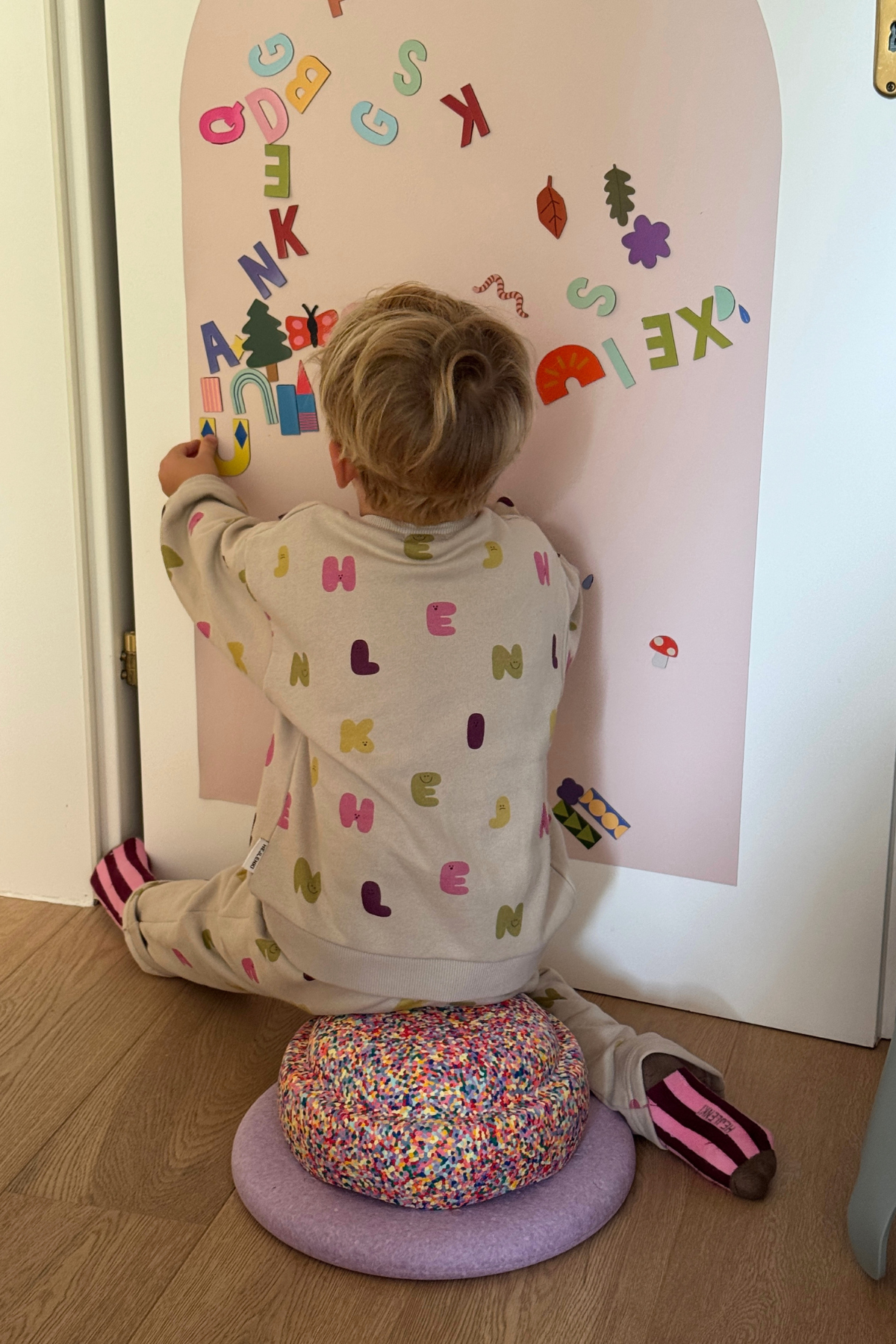 Playwall "Magna" | Magnetwand Kinderzimmer – selbstklebend & ästhetisch