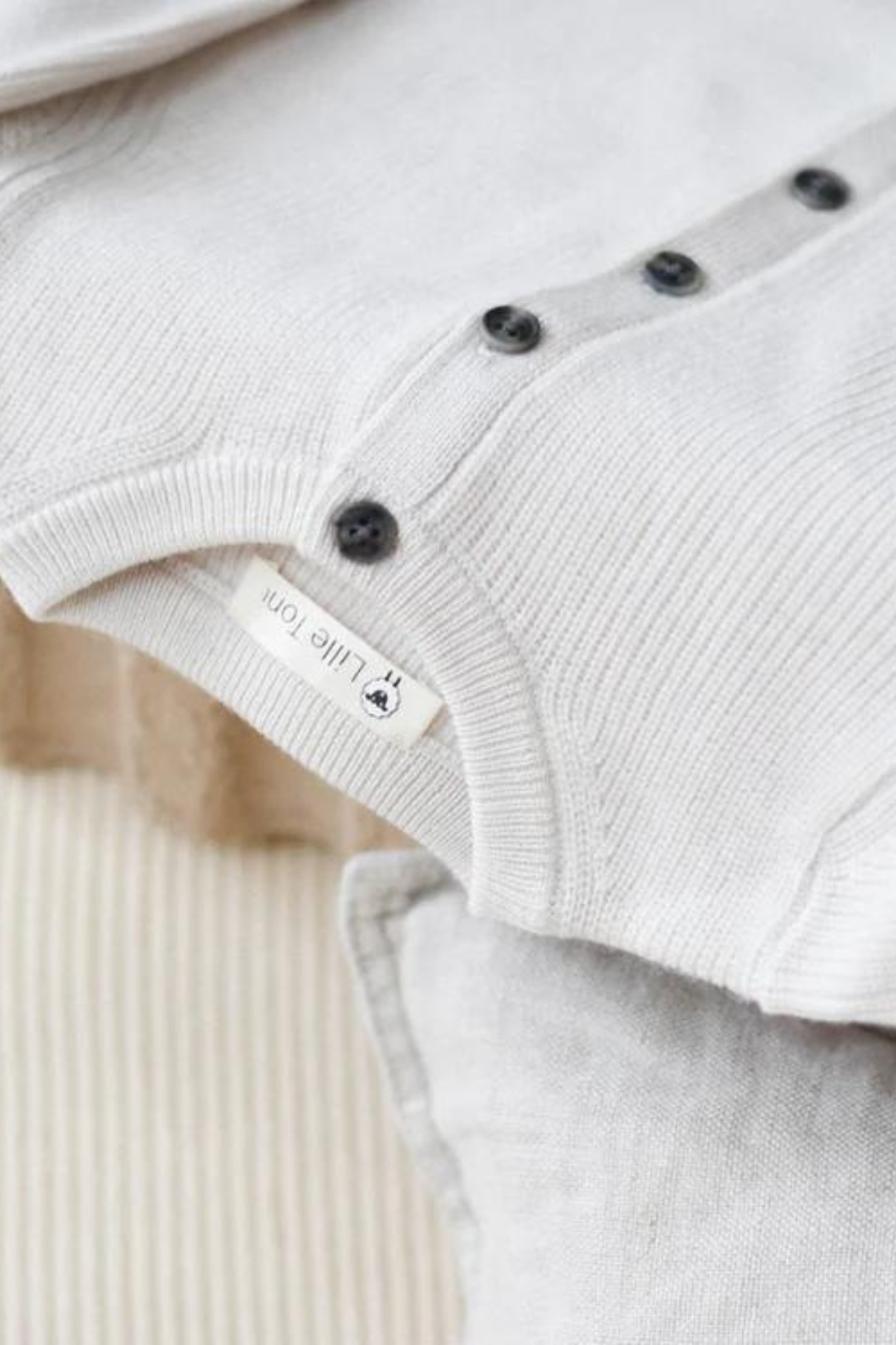 Strampler "Thea" in creme