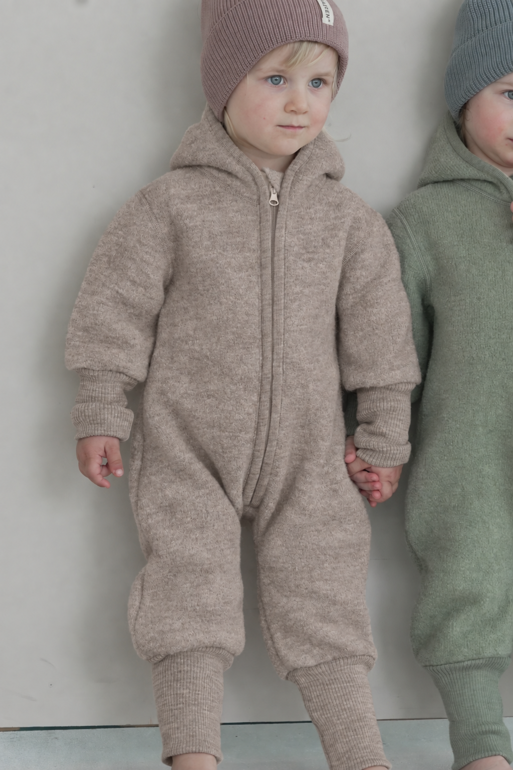 Overall aus Wollwalk mit Teddy-Kapuze und Bündchen