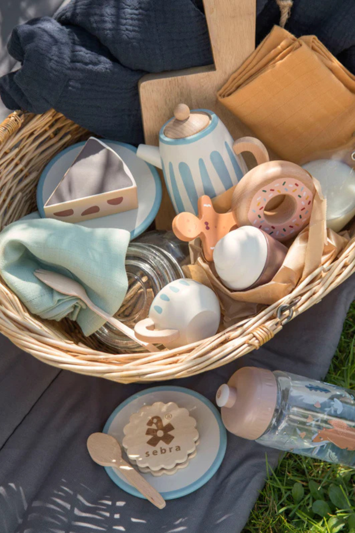 Kuchen und Kekse aus Holz