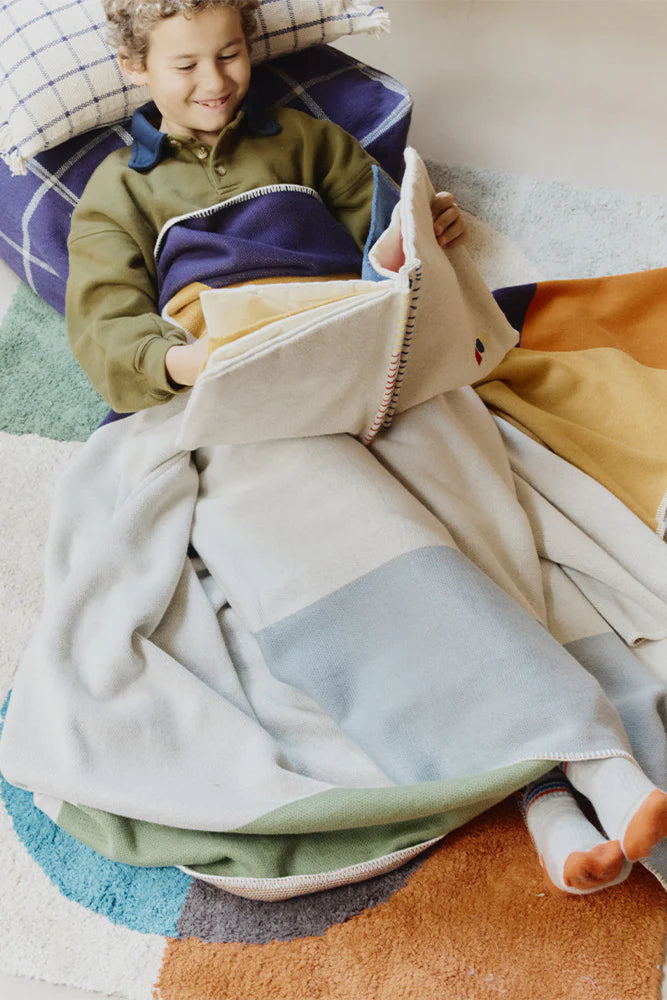 Strickdecke "COLOR COMPOSITION"