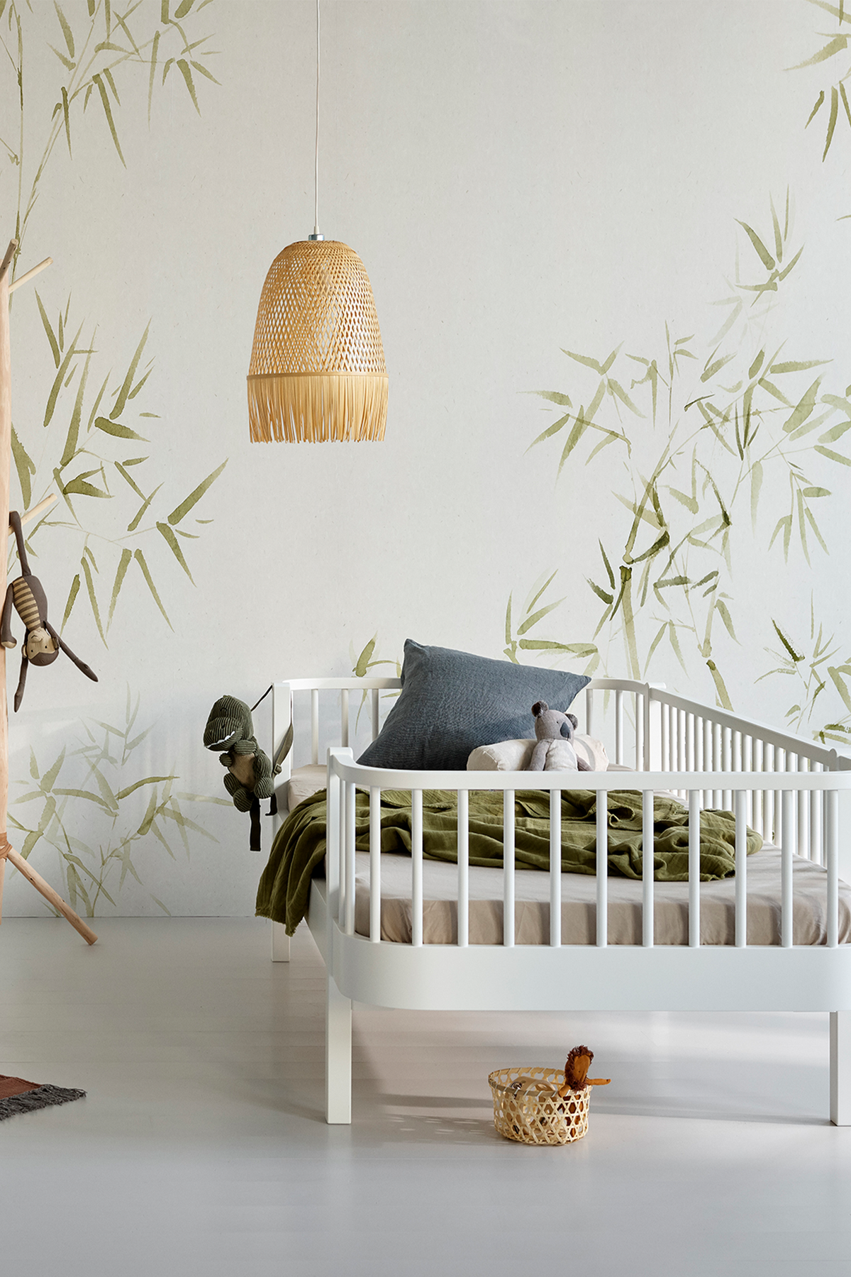 Oliver Furniture Wood Original Bettsofa 90x200, weiß – im Kinderzimmer