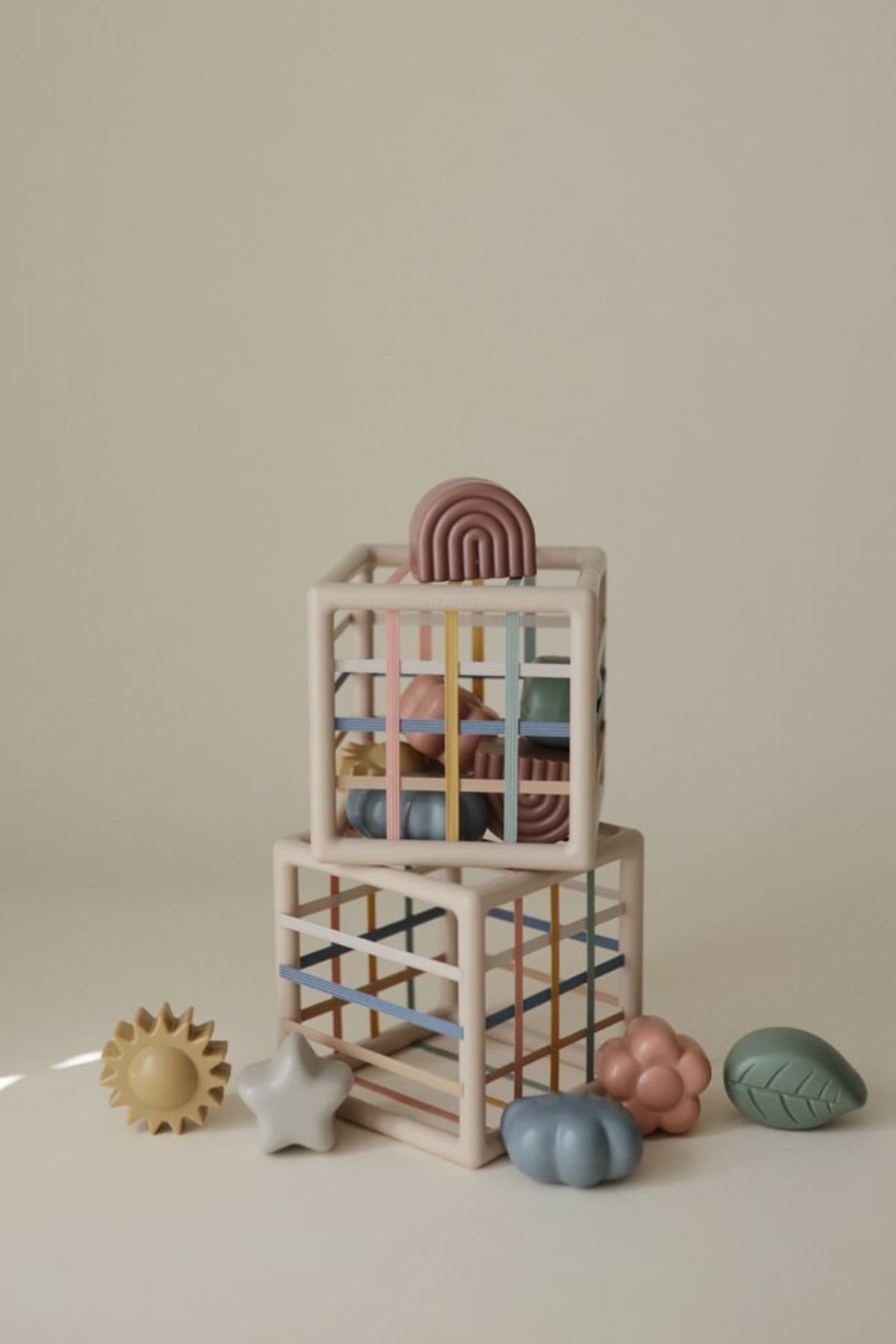 Steckspielzeug "Elastic Shape Sorter"
