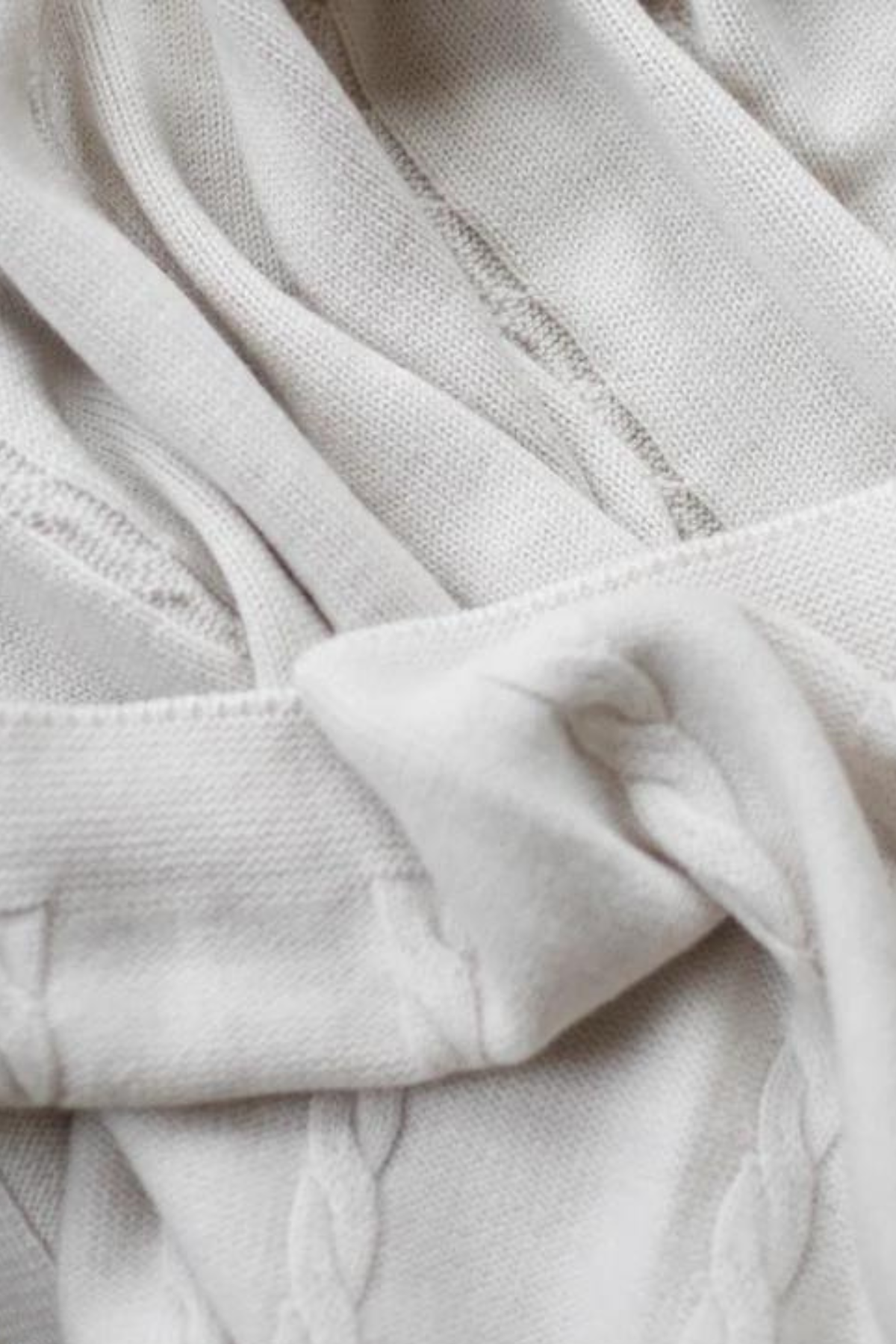 Kuscheldecke "Svea" mit Zopfmuster aus Merinowolle