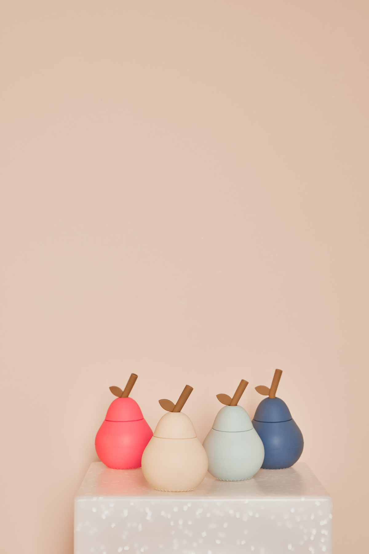 Trinkbecher Birne mit Strohhalm | verschiedene Farben