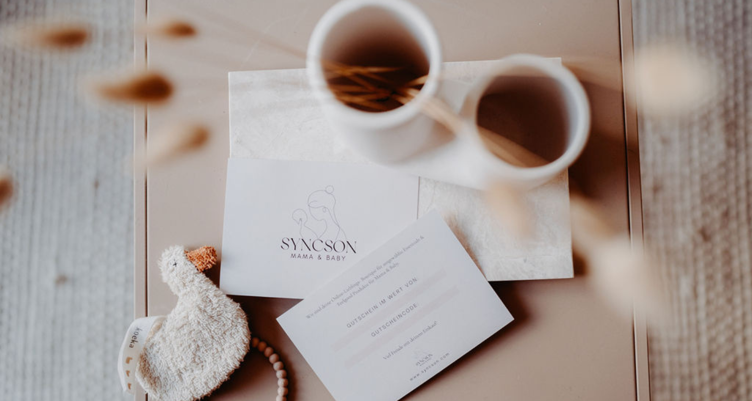 Gutscheine von SYNCSON entdecken - Online Boutique für die schönsten Dinge für Babys, Kleinkinder & stillbewusste Mamas. ✔️ Schnelle Lieferung ✔️ ab 49€ kostenloser Versand ✔️30 Tage Rückgaberecht