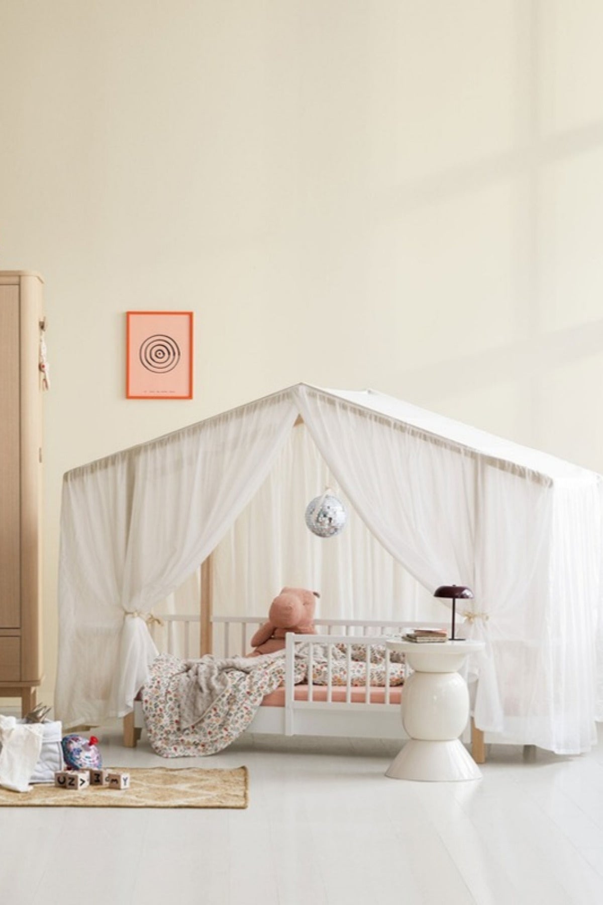 Oliver Furniture Original Hausbett mit transparentem Zelt