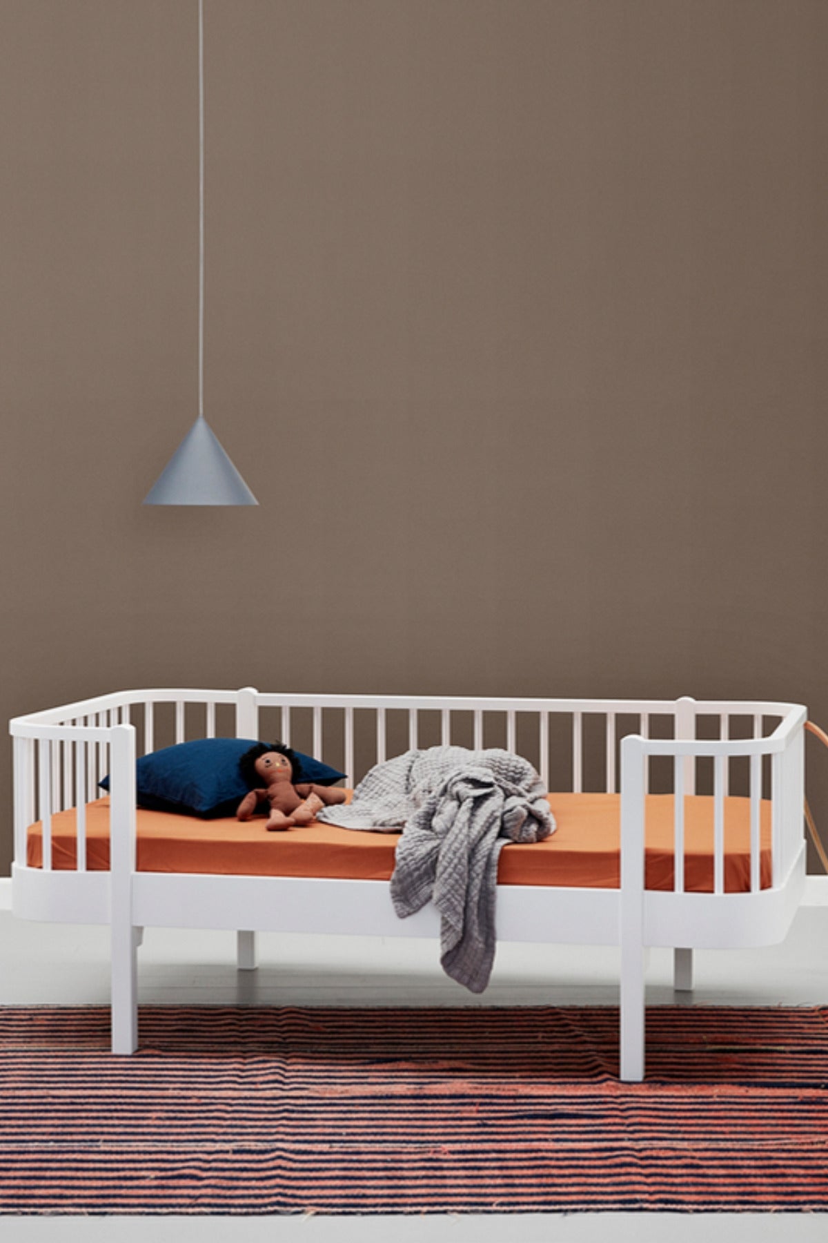 Oliver Furniture Wood Original Junior Bettsofa, weiß – im Kinderzimmer