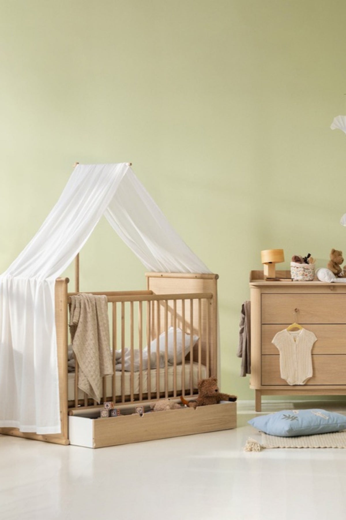 Oliver Furniture Novel Betthimmel transparent weiß am Babybett