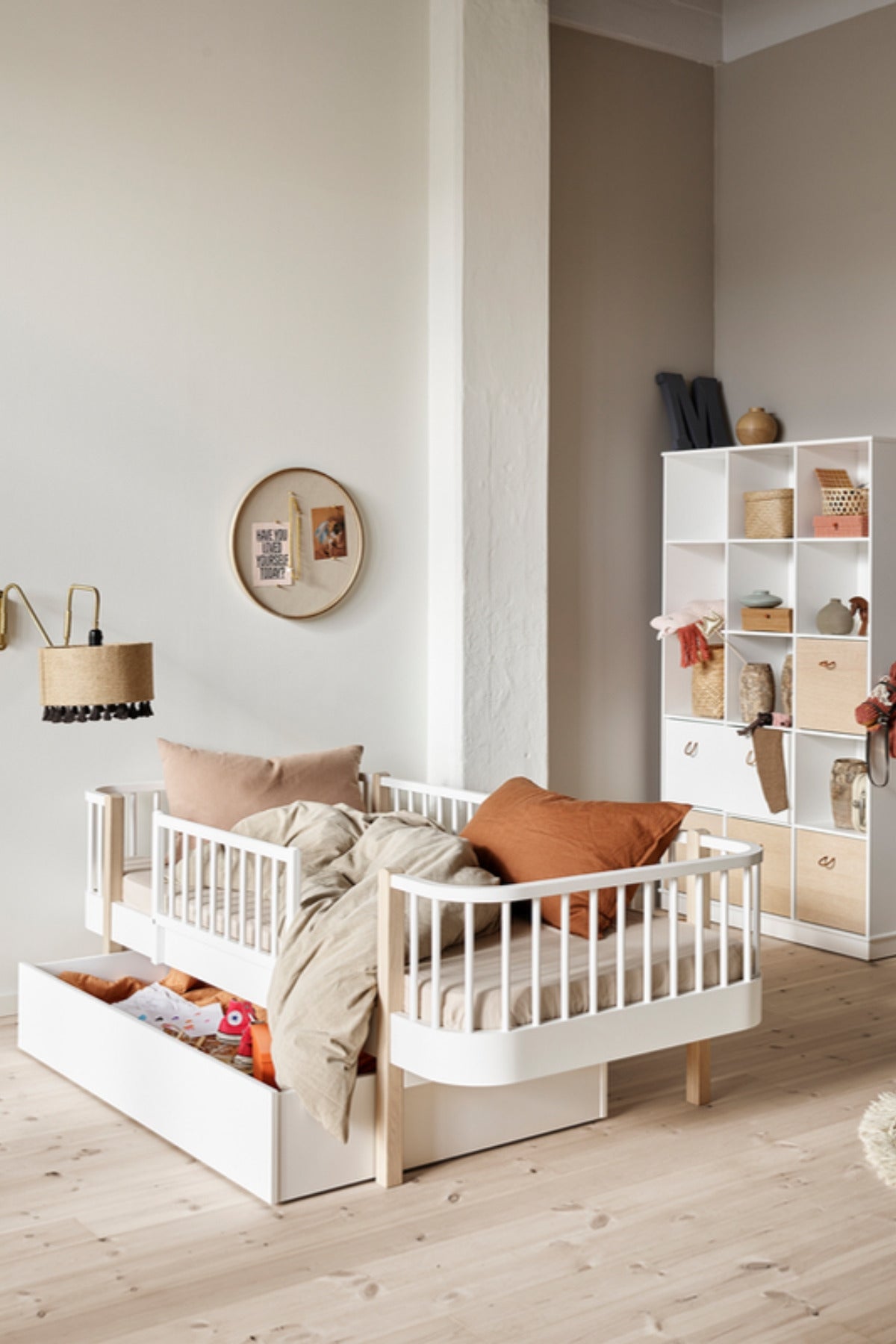 Oliver Furniture Wood Original Rausfallschutz weiß am Bett