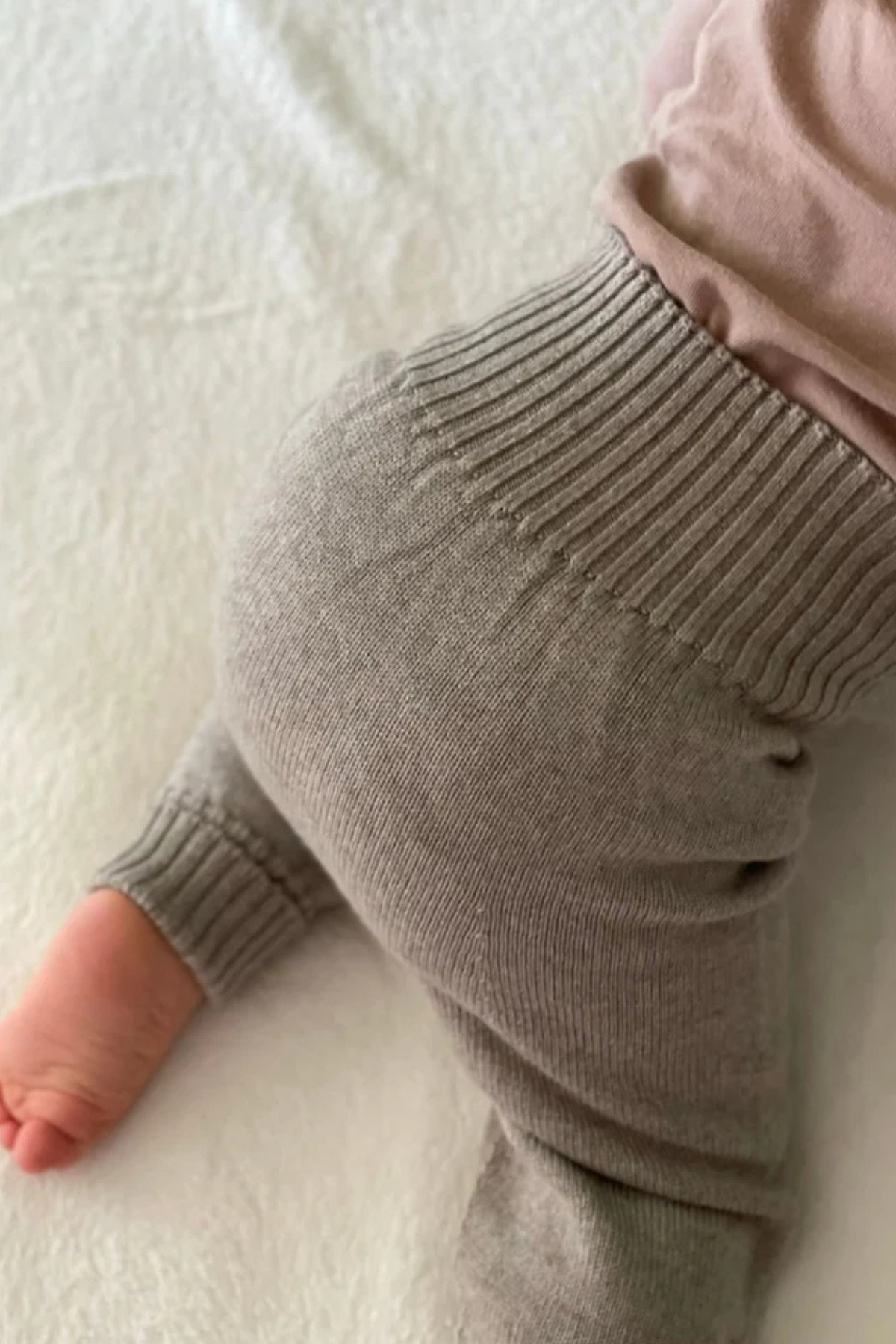 Gestrickte Babyhose zum Mitwachsen aus Merinowolle | verschiedene Farben