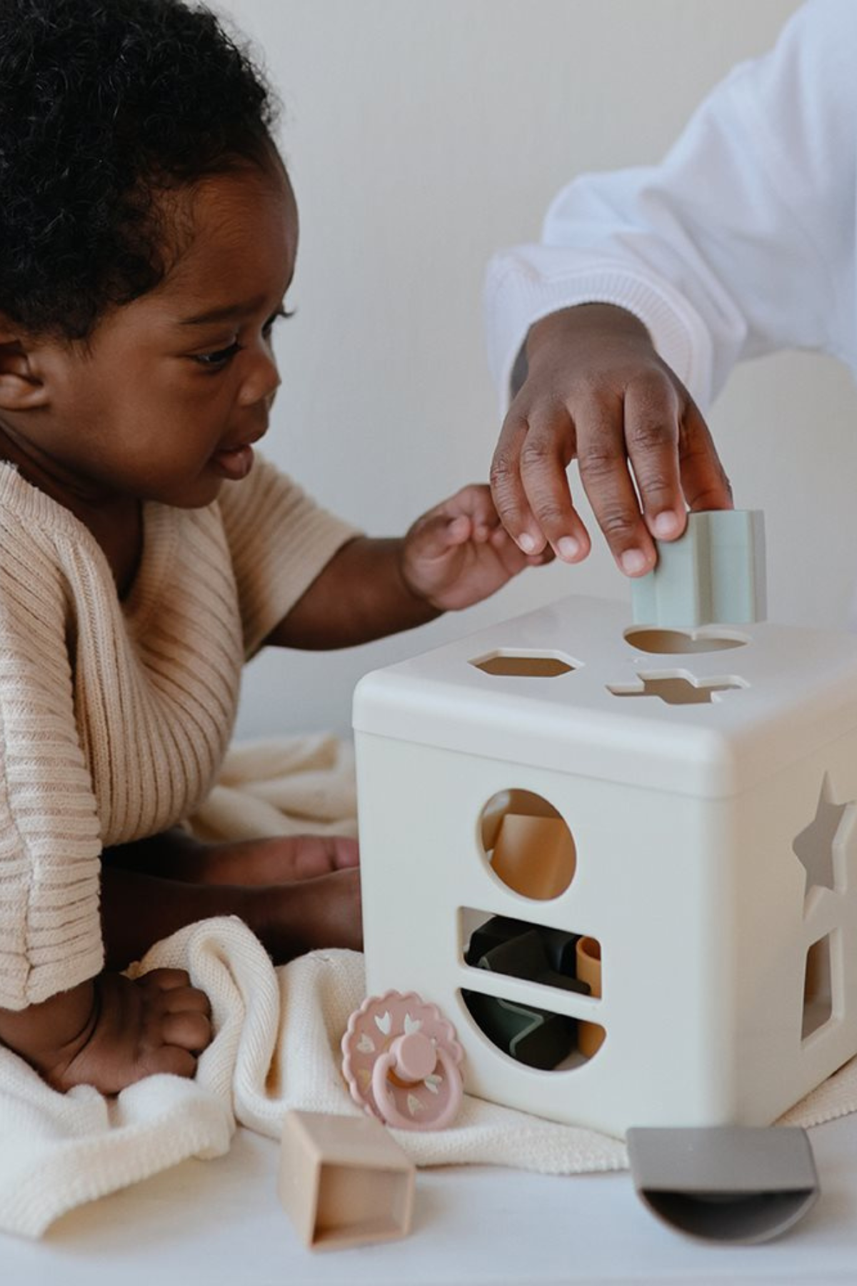 Babyspielzeug: Formsortierbox "Shape Sorting Box"