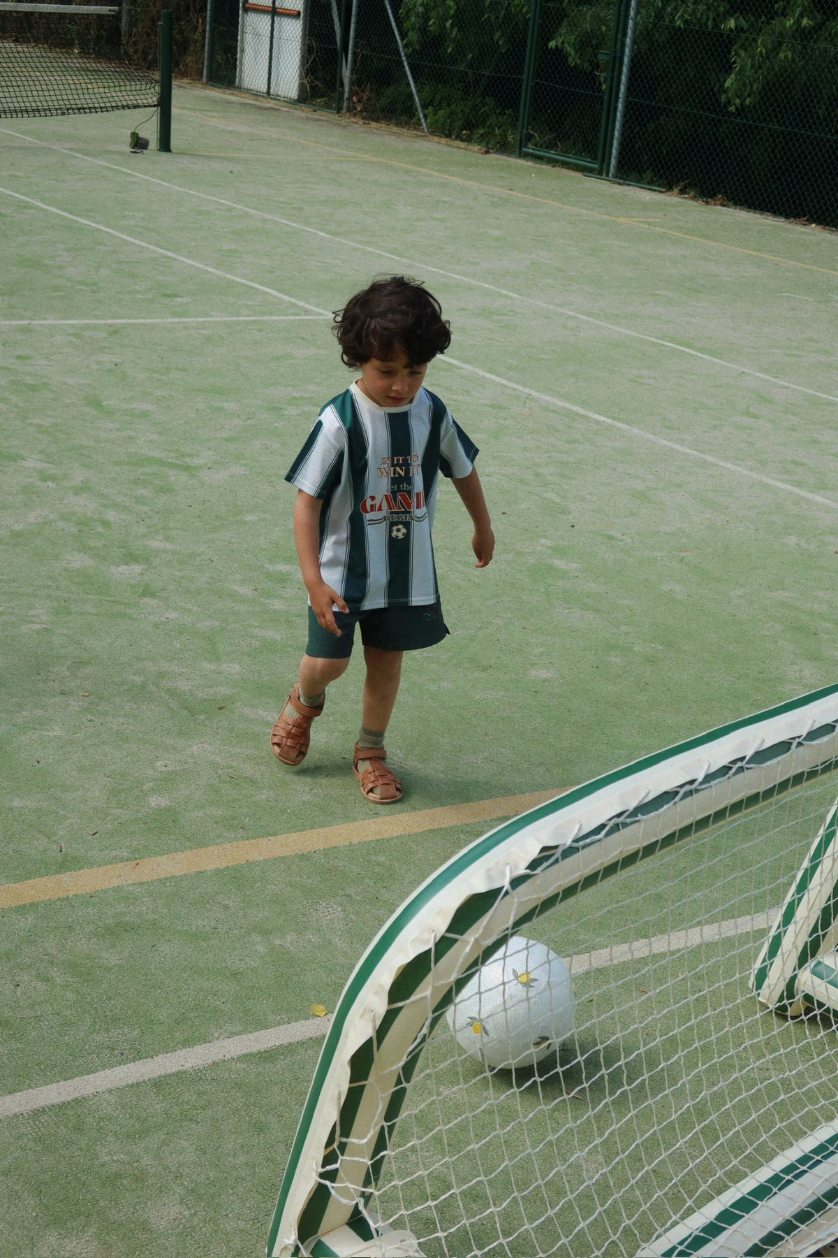 Aufblasbares Tor mit Ball