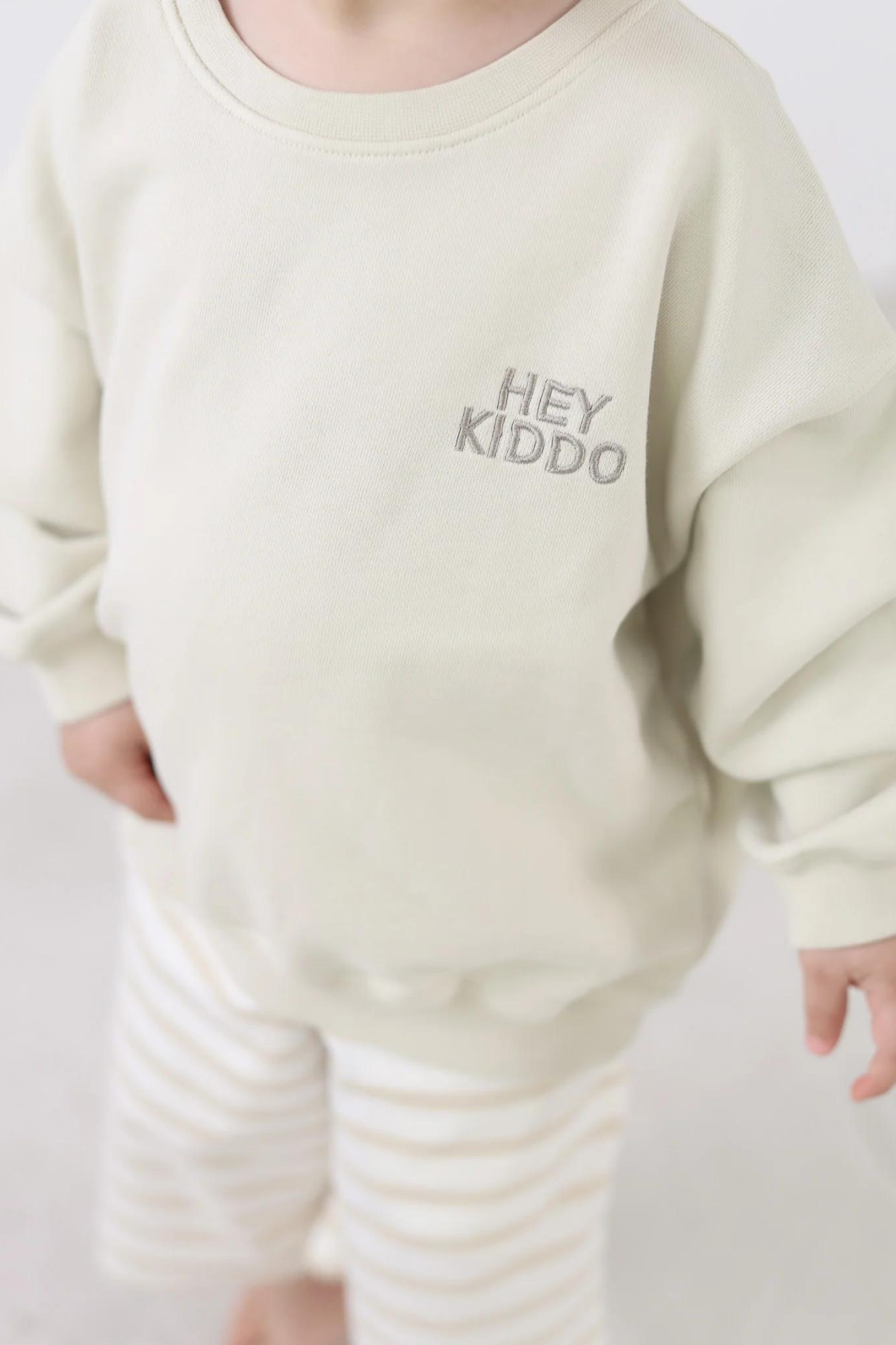 Kids-Sweatshirt "HEY KIDDO" | verschiedene Farben