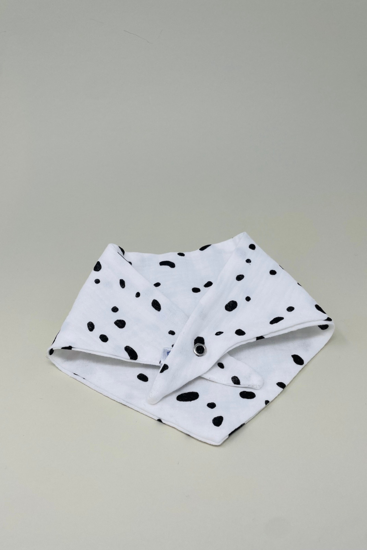 Baby Dreiecks-Halstuch "Lucky" | Dalmatinerflecken