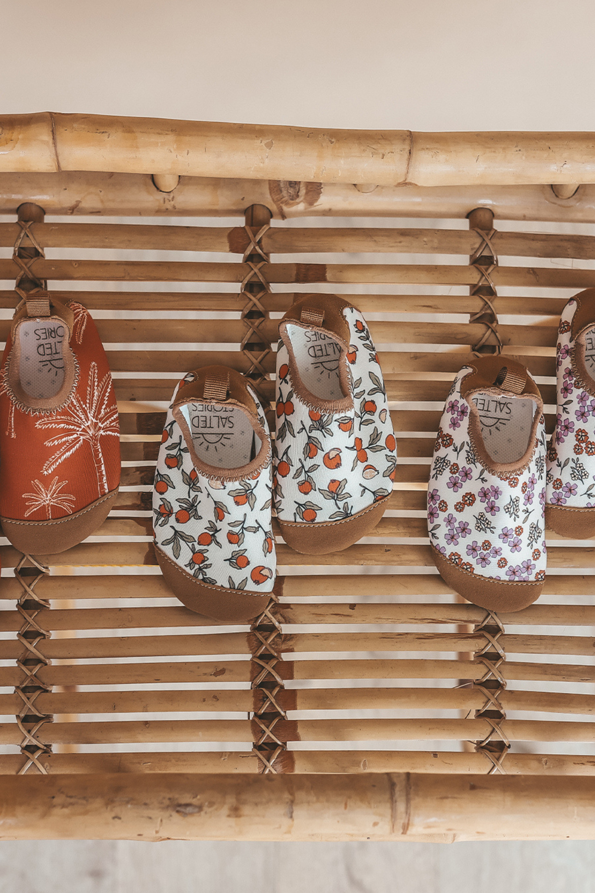 Badeschuhe "Pommegrenate" UPF50+ | White Swan