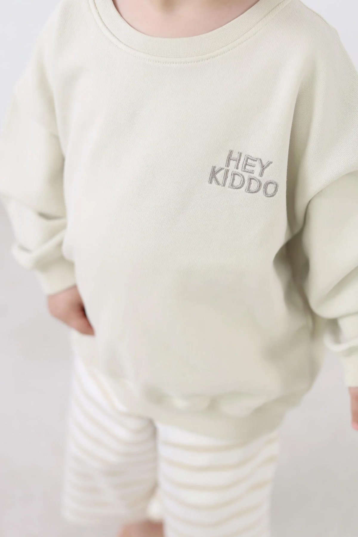 Kids-Sweatshirt "HEY KIDDO" | verschiedene Farben