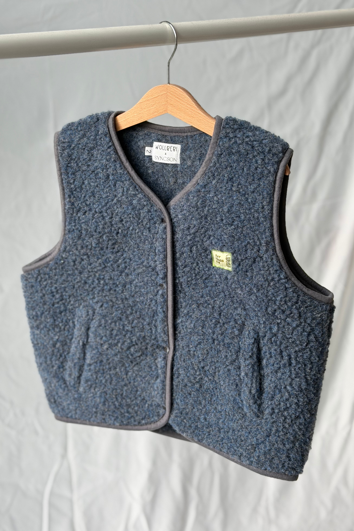 Wollweste Kids "Tiny Tornado Club" | Blue Grey