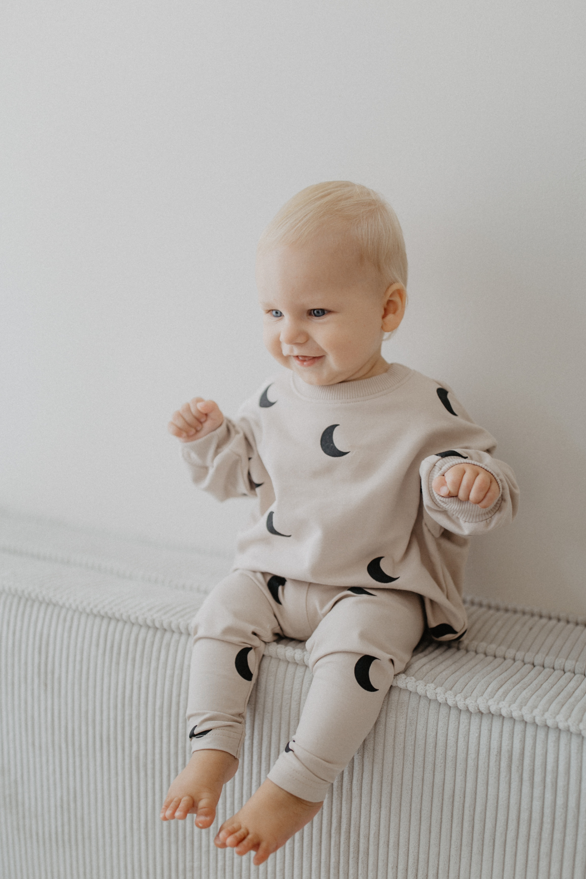 Sweater "Moon"