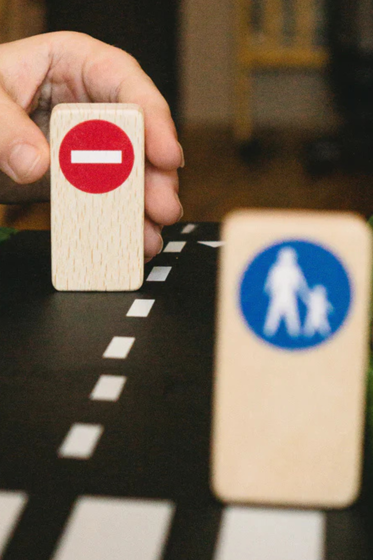 Spielzeugstraße "Roadblocks" | Verkehrsschilder