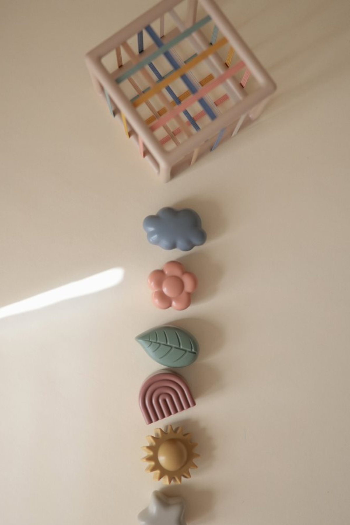Steckspielzeug "Elastic Shape Sorter"