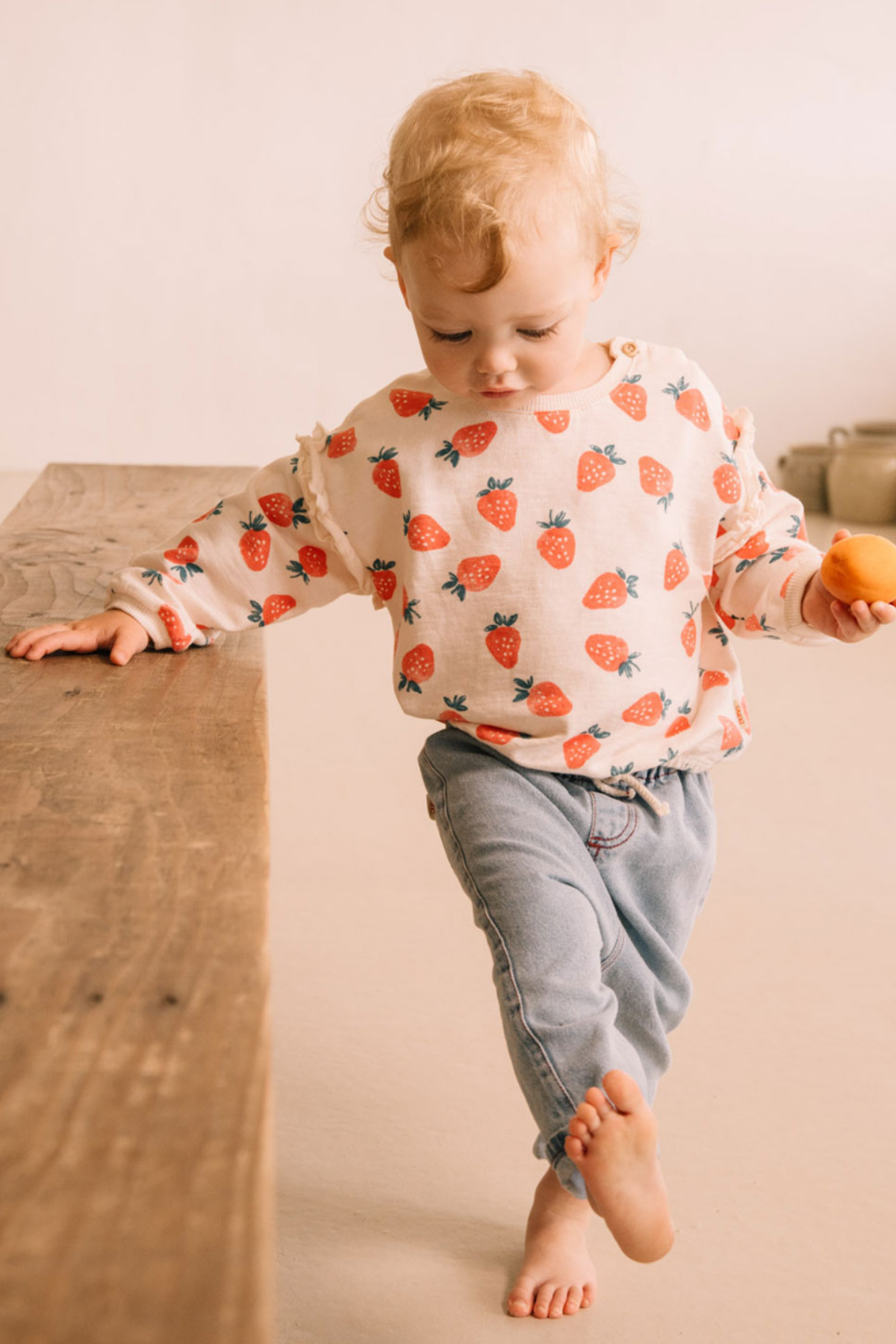 Sweatshirt mit Erdbeer-Print | Cream Pink