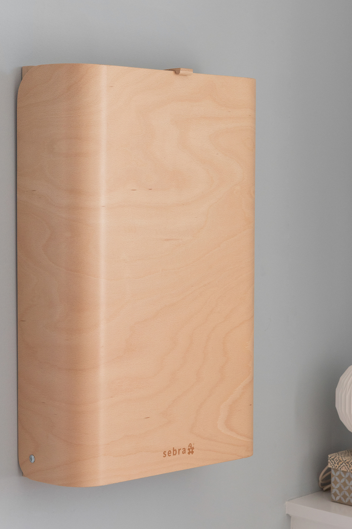 Wandwickeltisch aus umweltzertifiziertem Holz